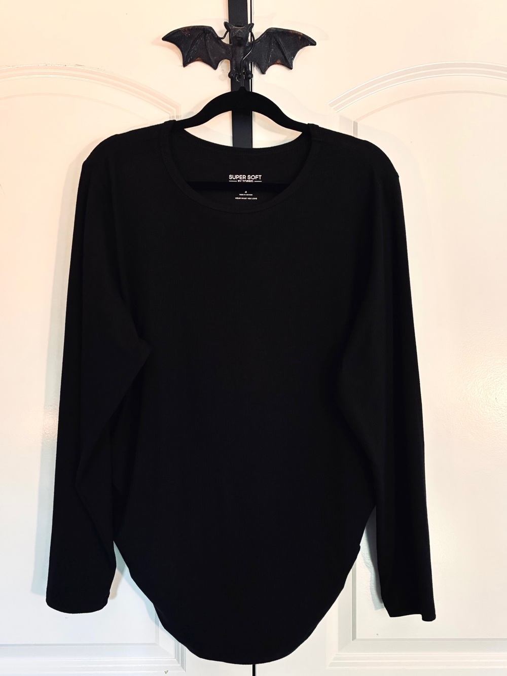 Torrid Black Long Sleeve Rib Crewneck with Ruched sides size 3X